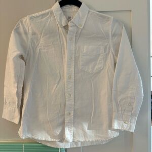 Gap Kids classic Oxford button down shirt. Size 8.